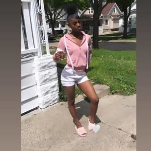 Meet your Posher, Myia